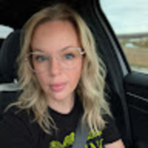 Meet your Posher, Whitney